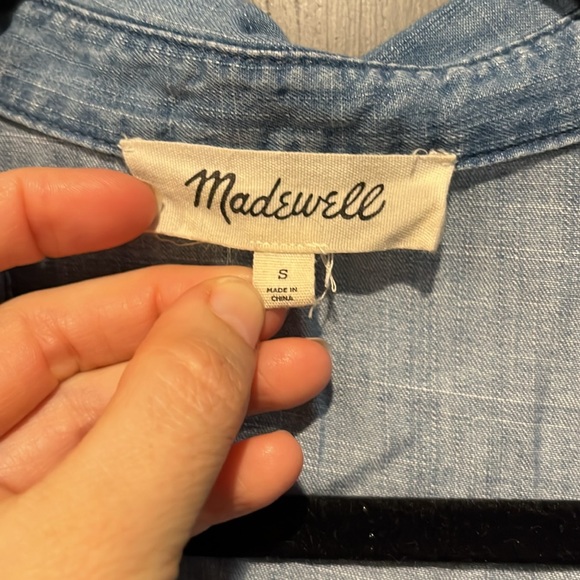 Denim ruffled short sleeve top - Picture 2 of 4